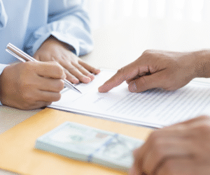 Parcelas do financiamento pesadas? Veja como lidar com esse aperto no orçamento