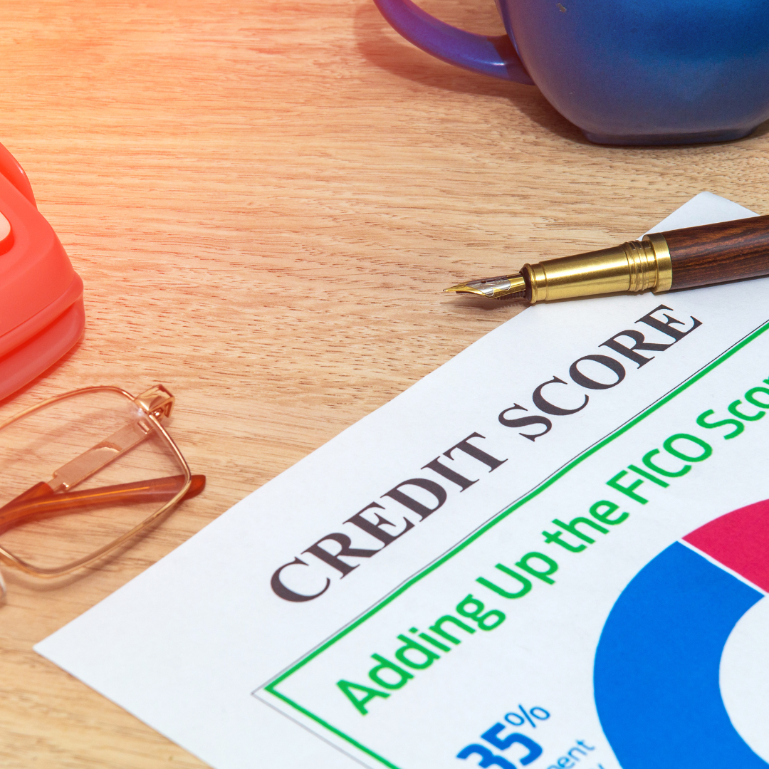 Nome limpo e score baixo: como isso acontece?